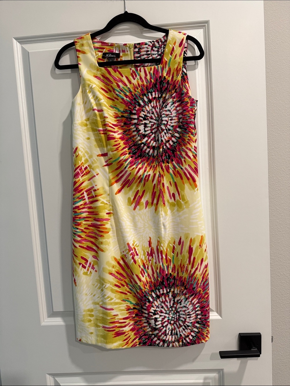 AGB Dress Bright Multi-Color Floral Sunburst Sleeveless Dress sz 8